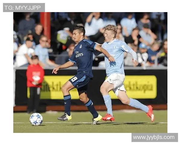 斯瑞斯与哈尔姆斯的激烈对决揭示了足球战术的深度与魅力